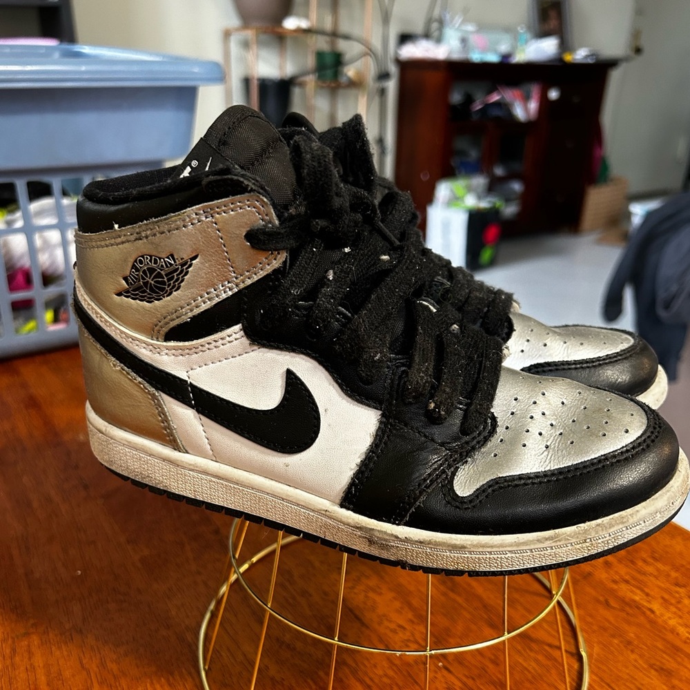 Nike Jordan 1 High Metallic Silver Toe